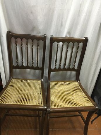 Cadeiras antigas em exelente estado