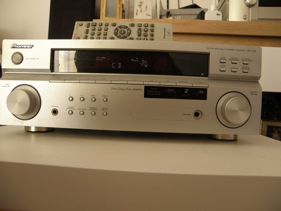 Amplituner AV Pioneer
VSX-418