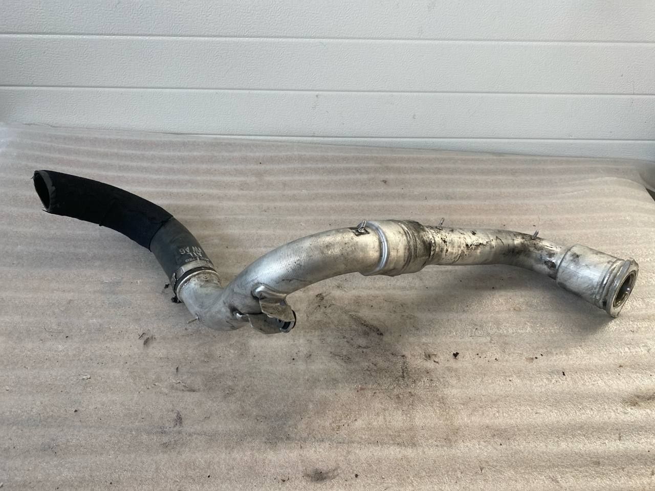 Патрубок інтеркулера AUDI A6 A7 Q7 3.0 TDI 059145673EE