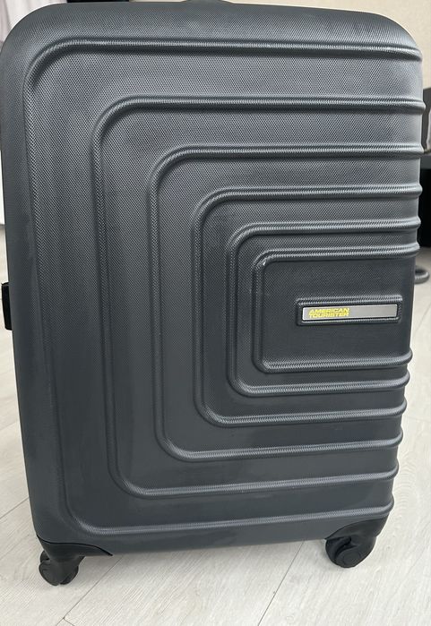 Фірмова брендова валіза, купувалась в шоу румі Samsonite