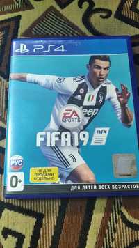 FIFA 19 ( PS4) диск, игра.