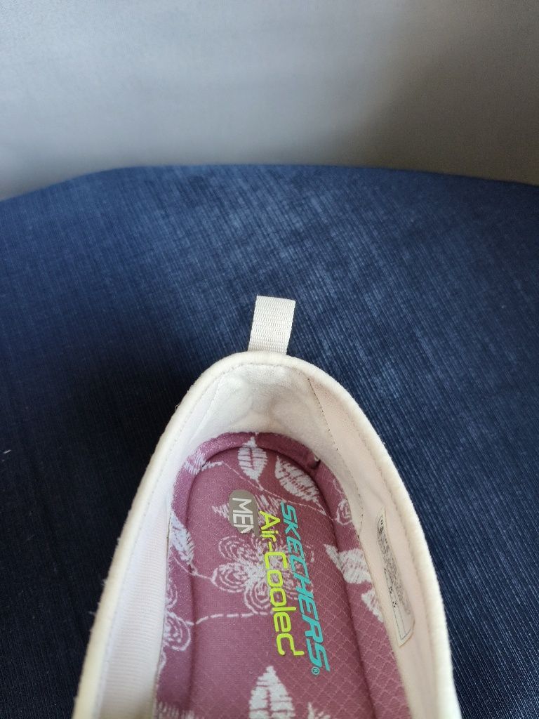 Мокасіни жіночі оригінальні фірми Sketchers. Розмір 38.