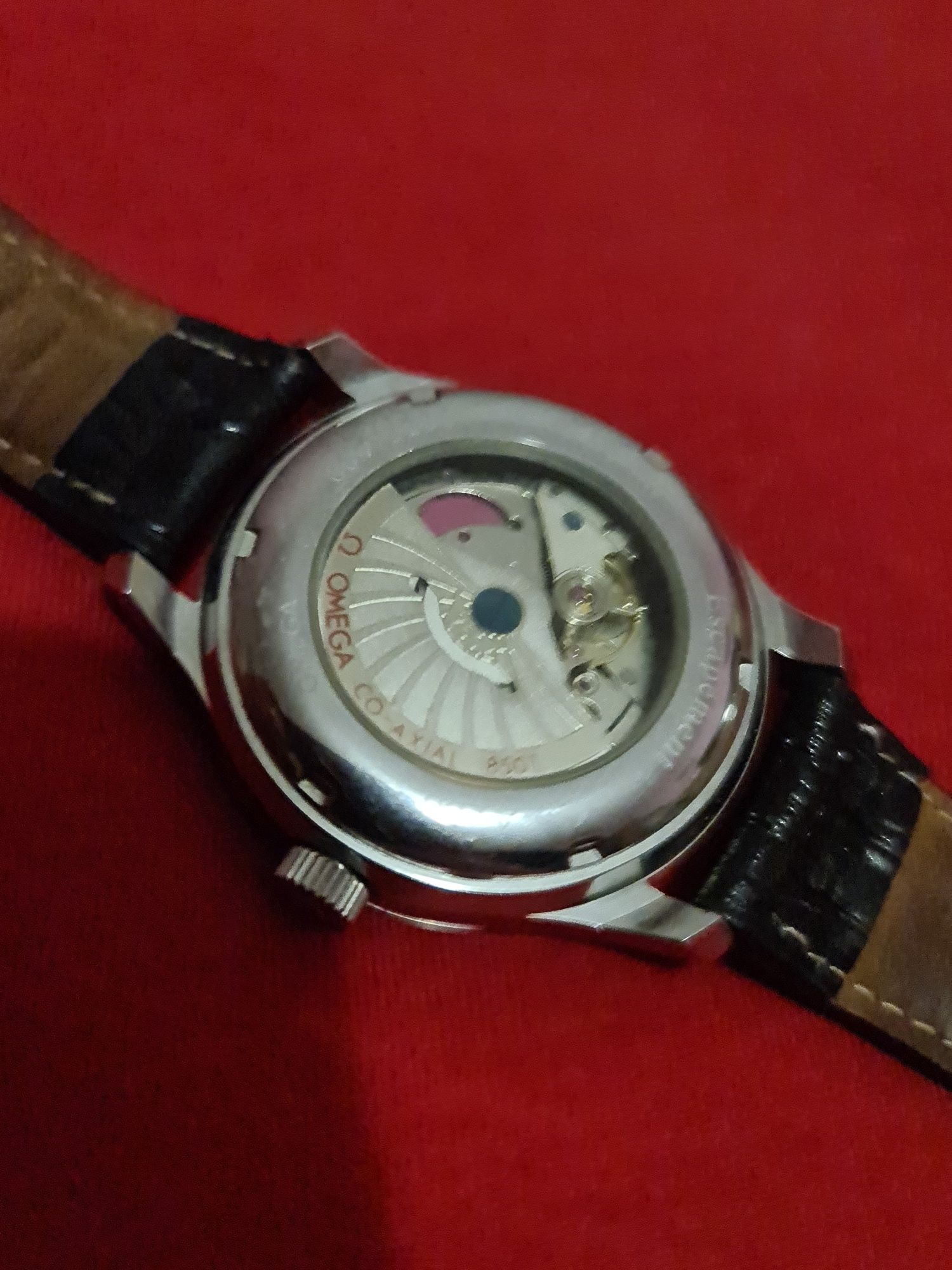 Omega de ville co-axial chronometer недорого механічний годинник