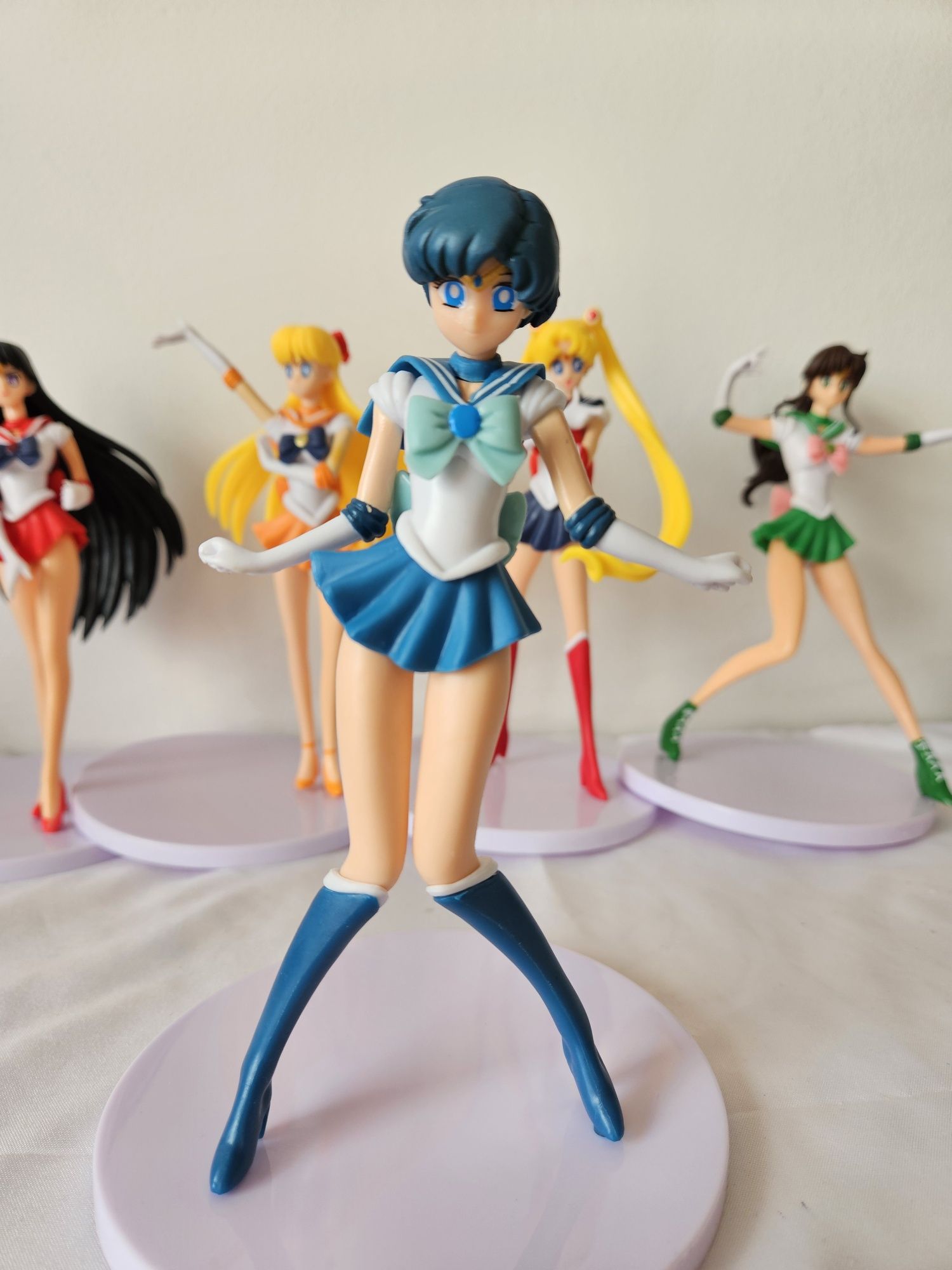 Sailor moon - 5 figuras (moon, mercury, mars, jupiter e venus)