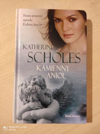Kamienny anioł Katherine Scholes
