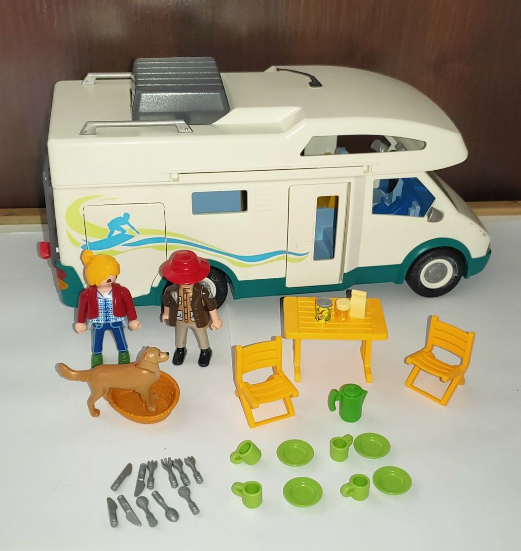 Auto Kamper playmobil z dodatkami