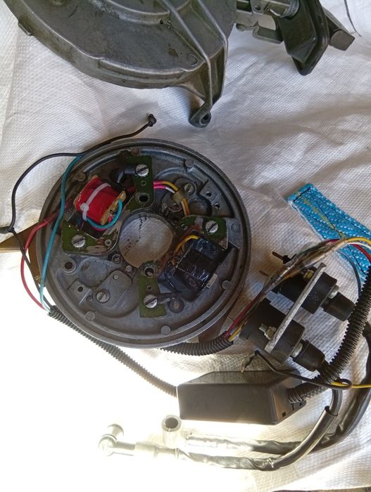 Продаюэлектроное зажигание и карбюратор