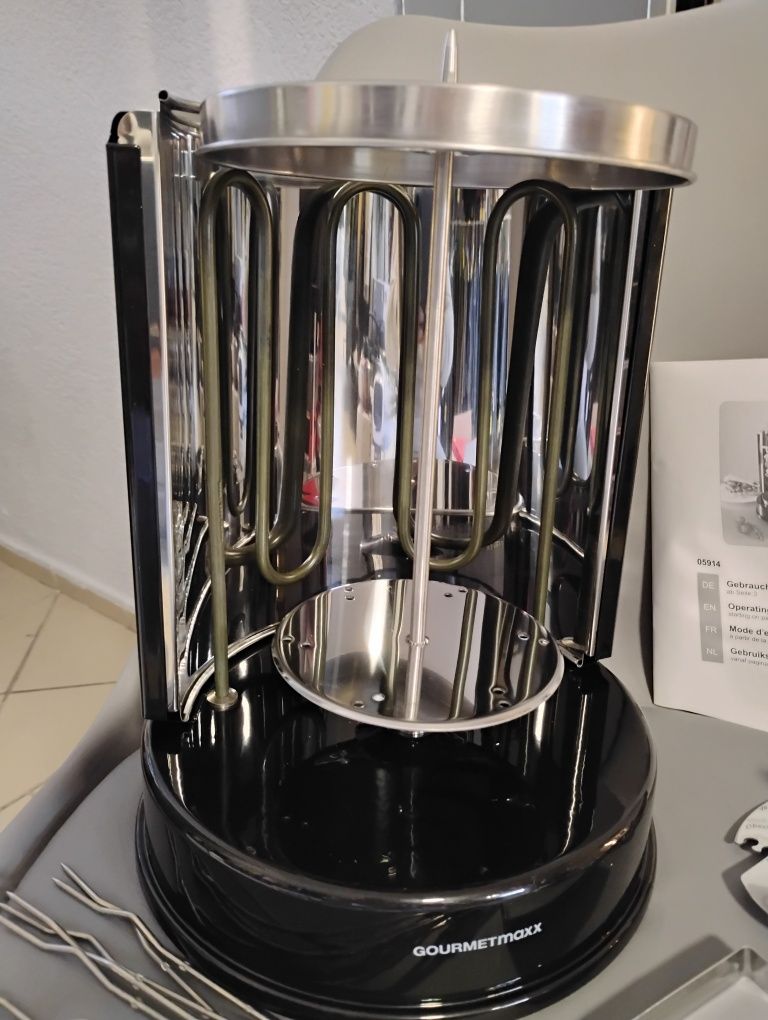 Nowy Grill elektryczny do kebaba i szaszłyków firmy Gourmetmaxx