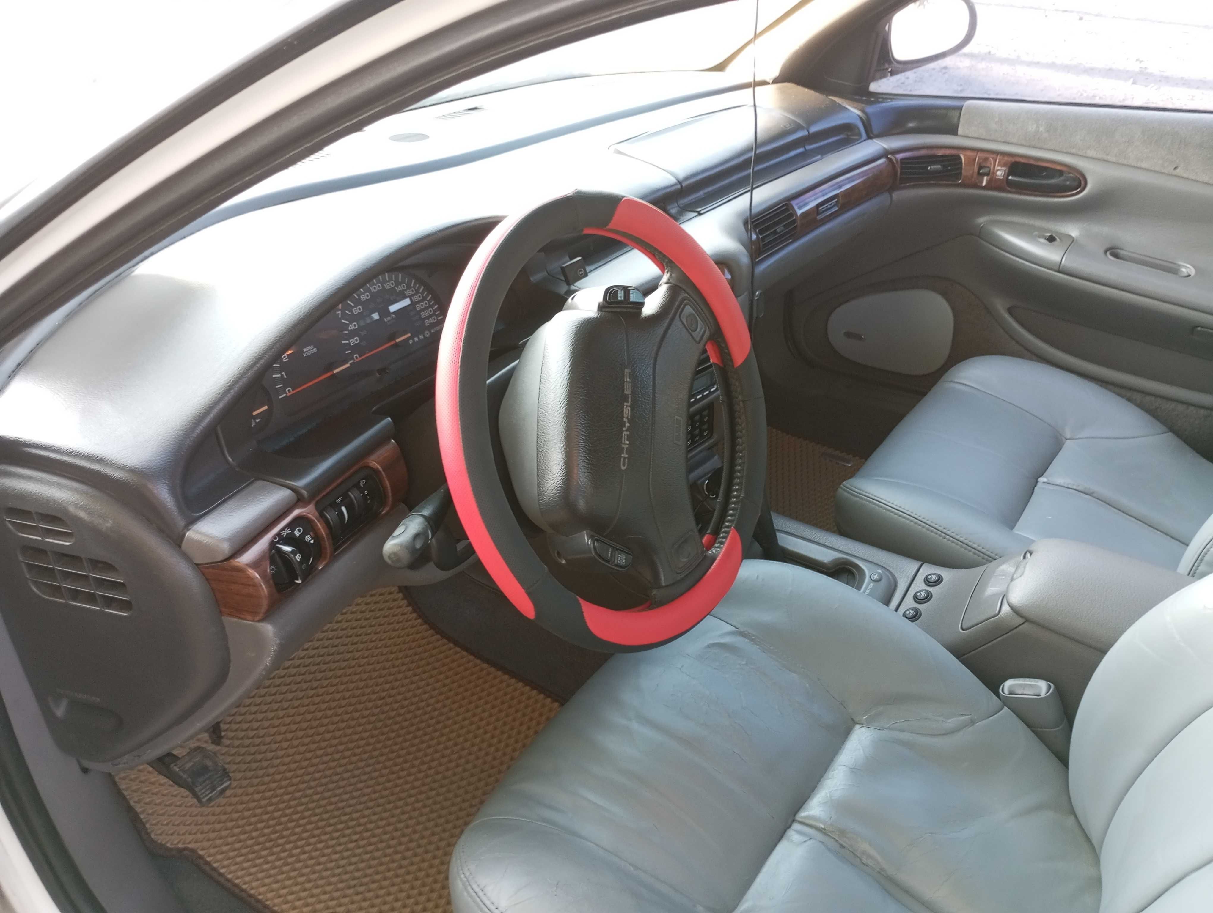 Продам Chrysler Vision 3,5 V6 24 valve 214 л.с. 1997 г.в. 2700 у.е.