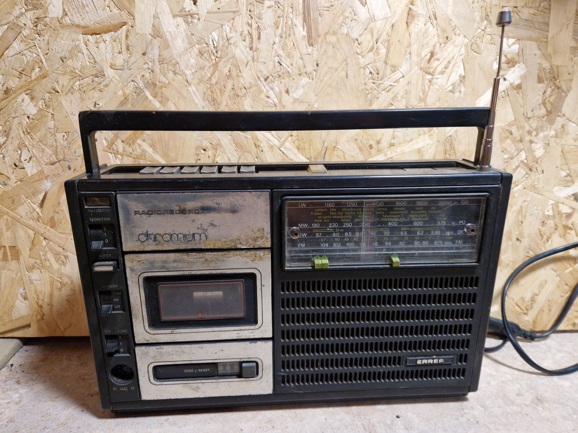 Holenderski Radiomagnetofon ERRES SX8454