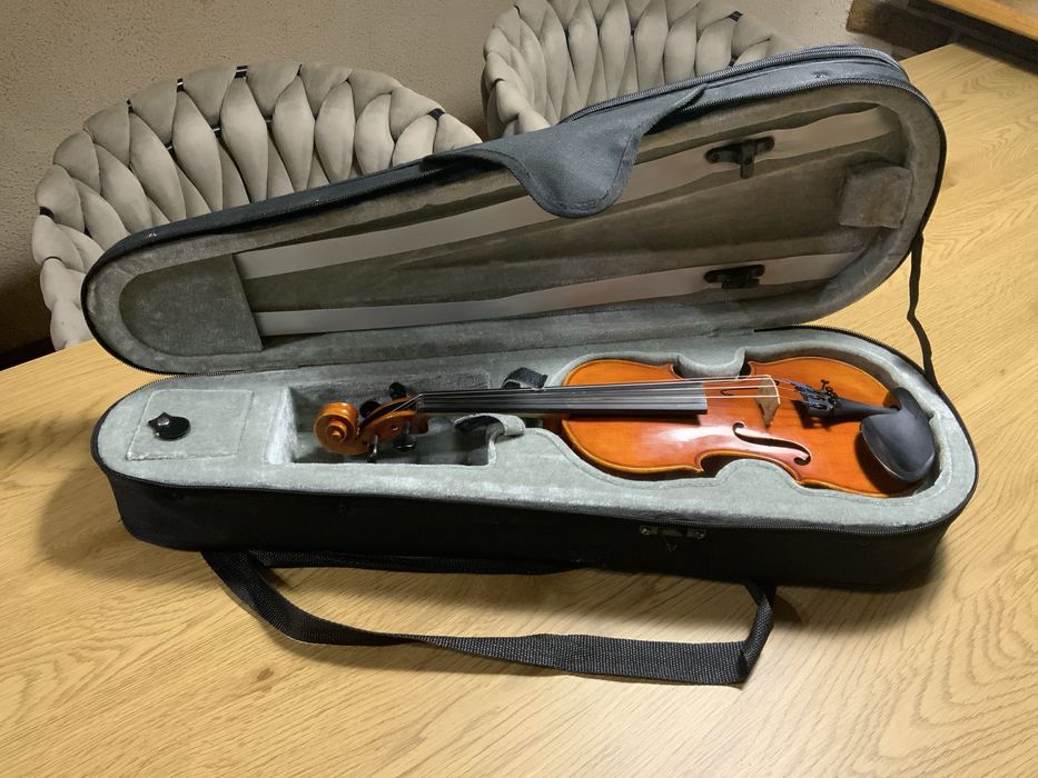 Skrzypce  z pracowni Sobecka 1/4 z futerałem.
