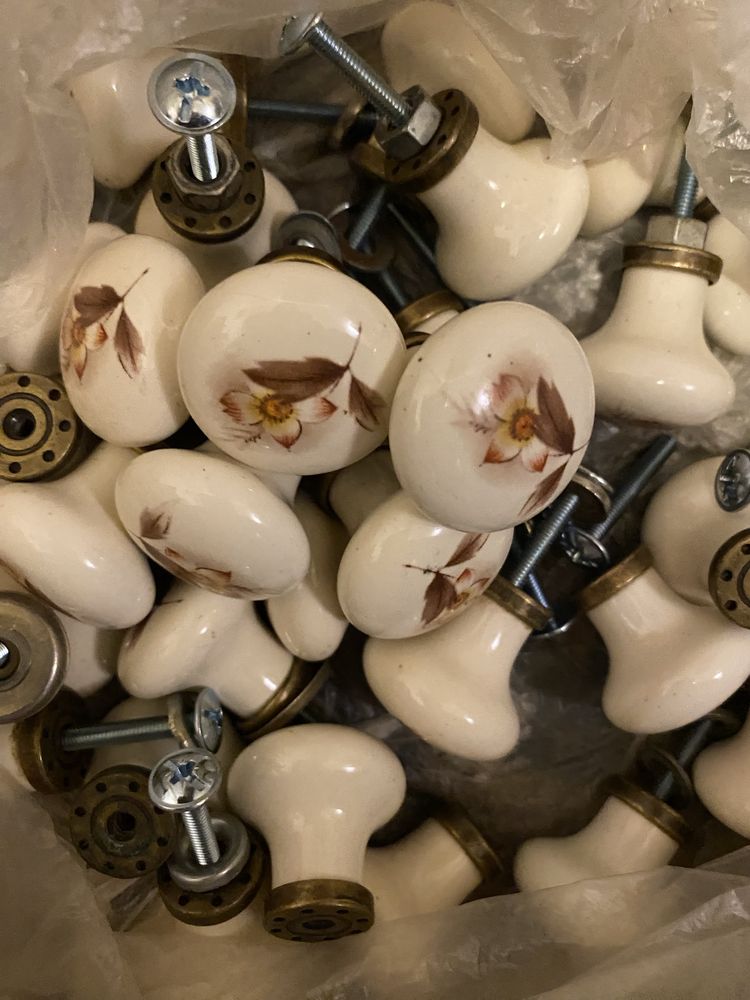 Galki do mebli porcelana