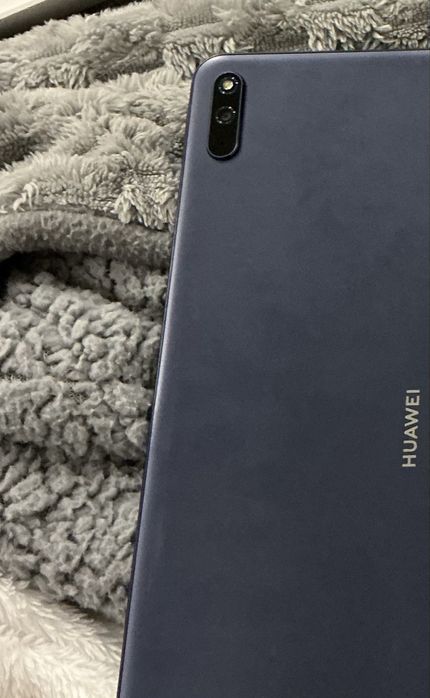 Huawei Matepad com uma capa e caneta huawei incluída