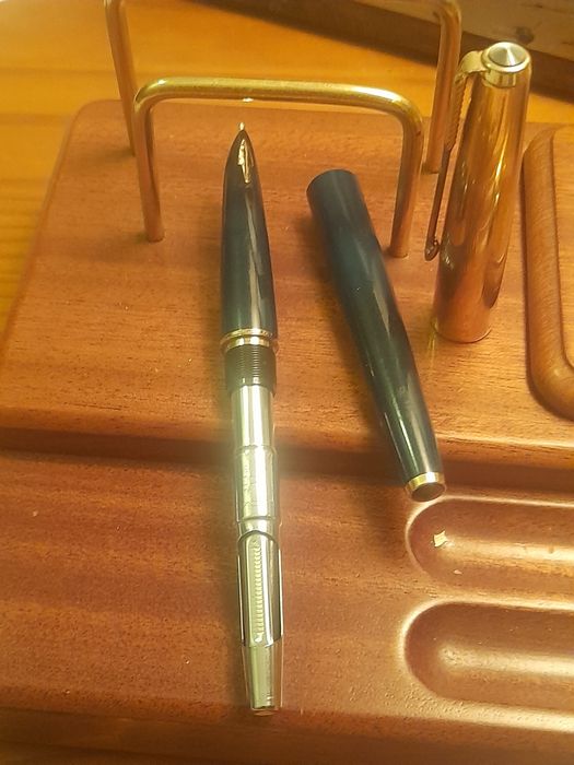 Caneta tinteiro Parker 61 verde e ouro