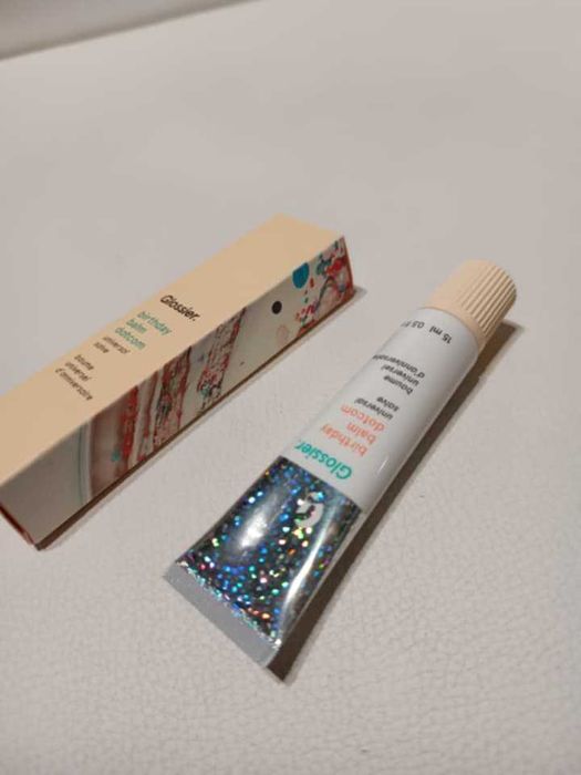 Glossier Balm Dotcom – kultowy balsam do ust