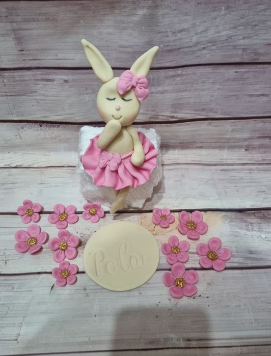 Zesatw z masy cukrowej krolis