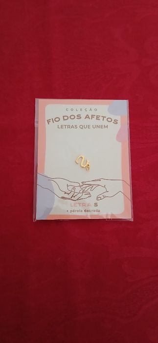 Letra S, da coleção Fio dos Afetos, nova