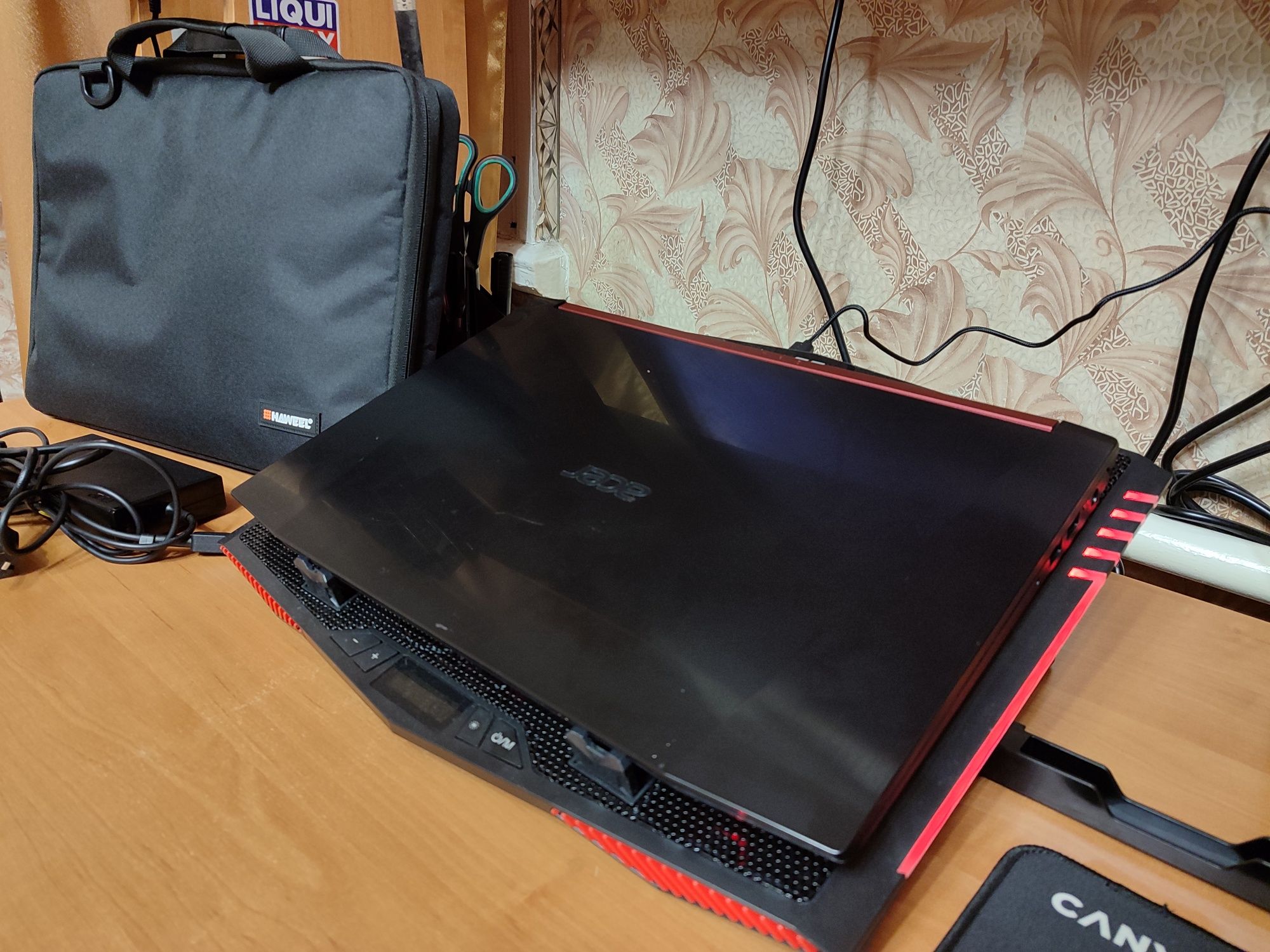 Ноутбук Acer Nitro 5 з новою сумкою,  підставкою та SSD