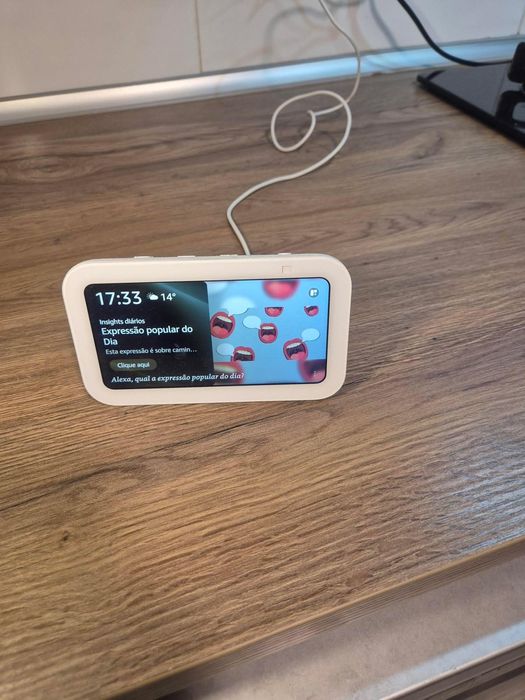 Echo show 5 como novo