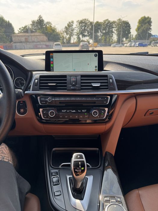 BMW F30 328i, торг присутній