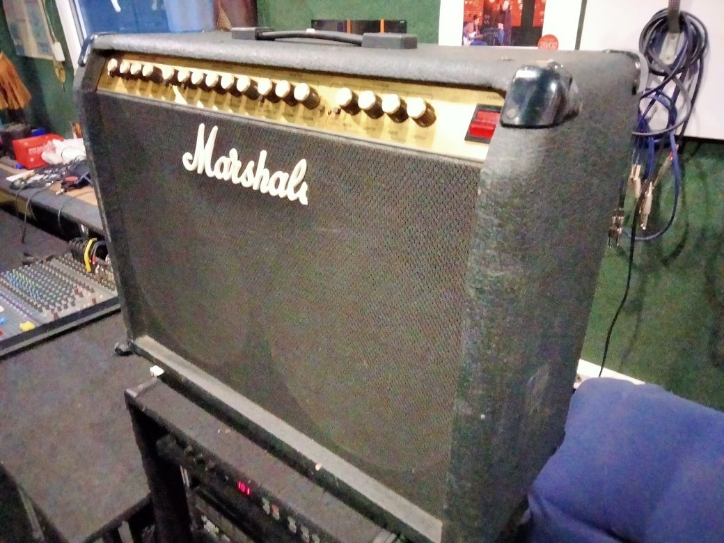 Гітарне комбо Marshall Valvestate