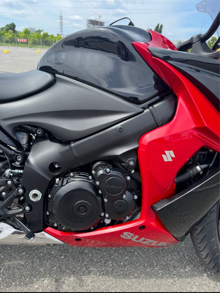 Suzuki GSX-S1000F