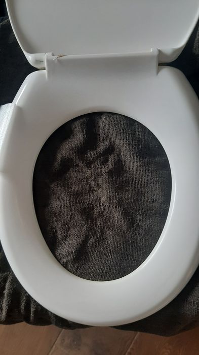 Deska sedesowa biała z efektem spadającej wody