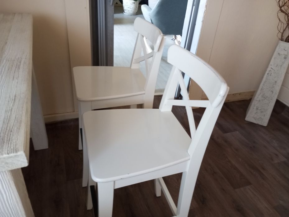 Sprzedam stół z hokerami