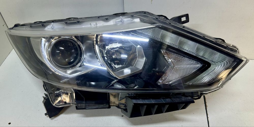 Фара правая Nissan Qashqai J11 2014 2015 2016 2017 260104EH0A