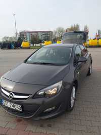 Opel Astra J 2013, 1.4 benzyna, grzana kier. klima, prosty silnik