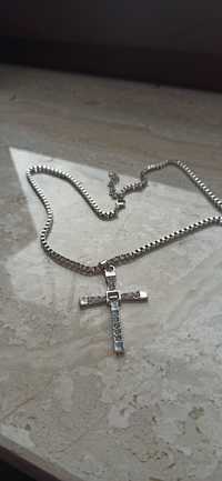 Krzyż jaki nosiła postać Dominic Toretto w filmie Szybcy i Wściekli
