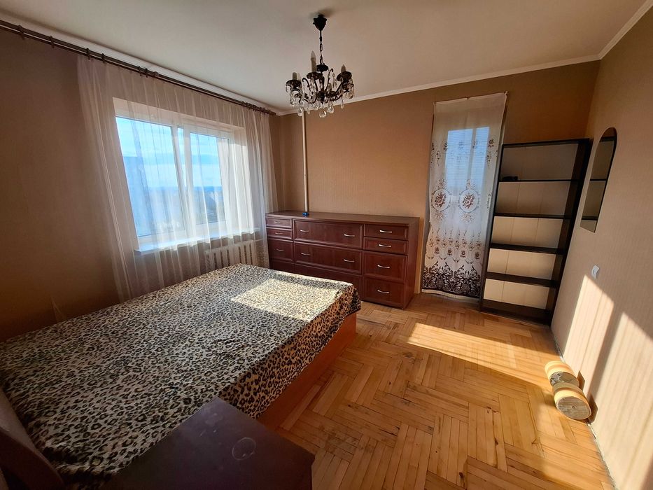 Оренда 3 кім. квартири, вул. Пасічна 104.