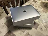 MacBook M1 8 gb.