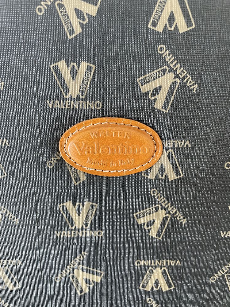 Mala Senhora Valentino