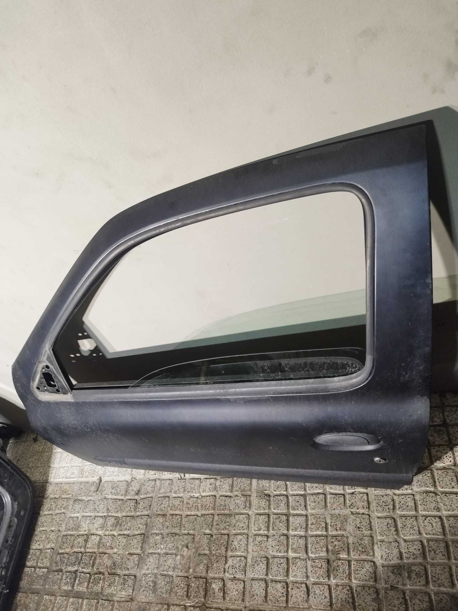 Porta Frente Esquerda Completa Renault Clio II