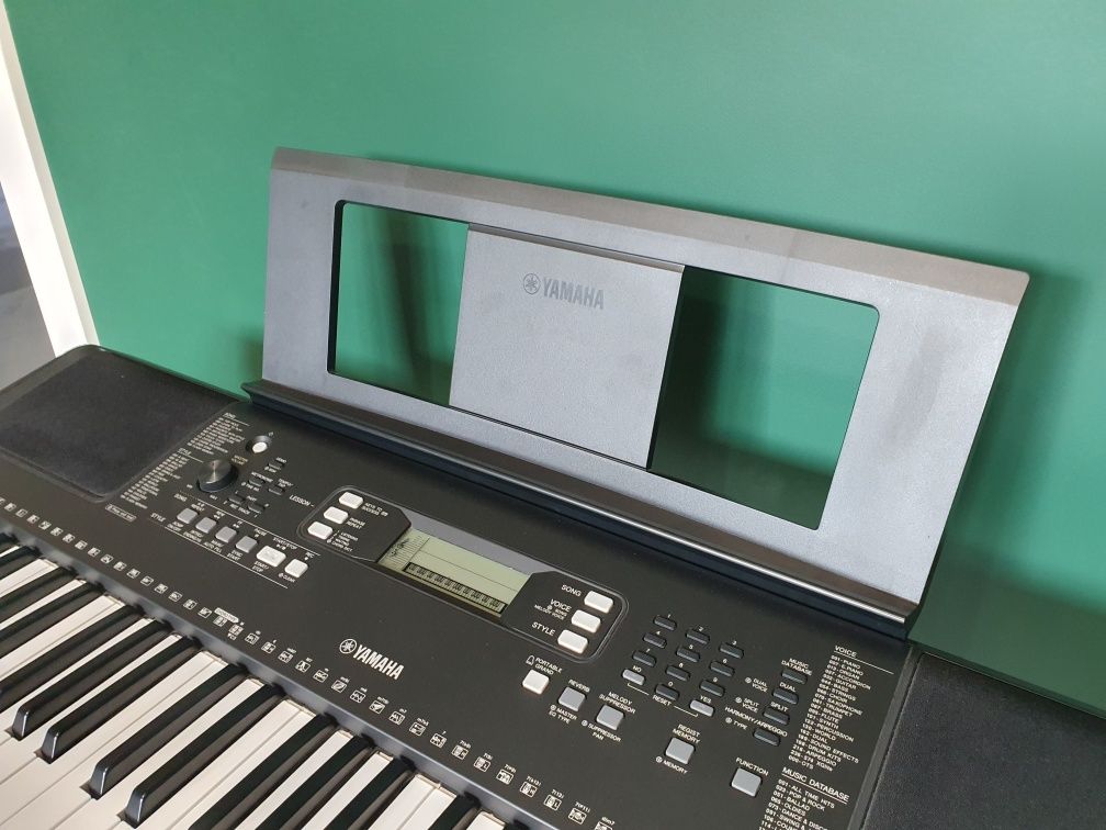 Keyboard Pianino Yamaha PSR E363 + statyw + stojak na nuty, jak nowe!