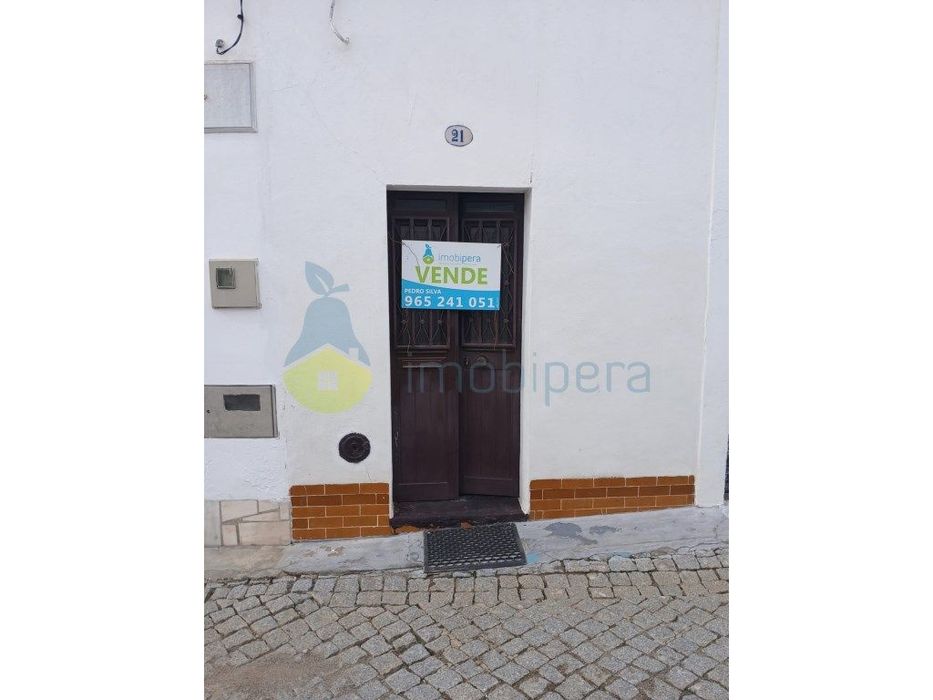 Moradia Terrea T2 C/ Quintal - Centro da Vila de Santa Vitória- Beja