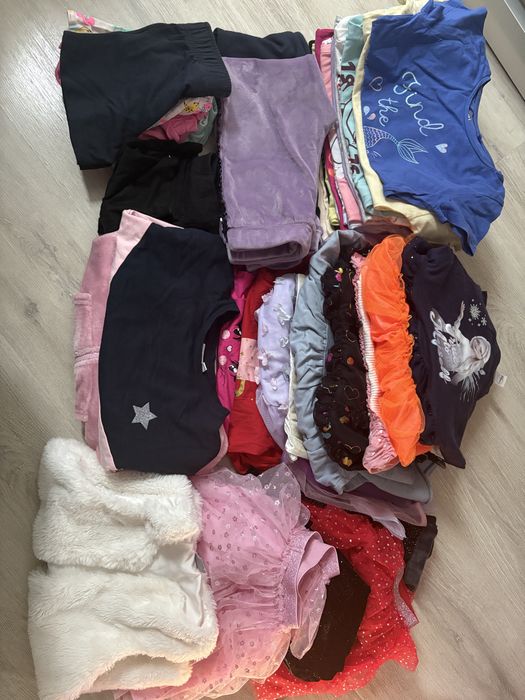 Ubrania dla dziewczynki 110/116