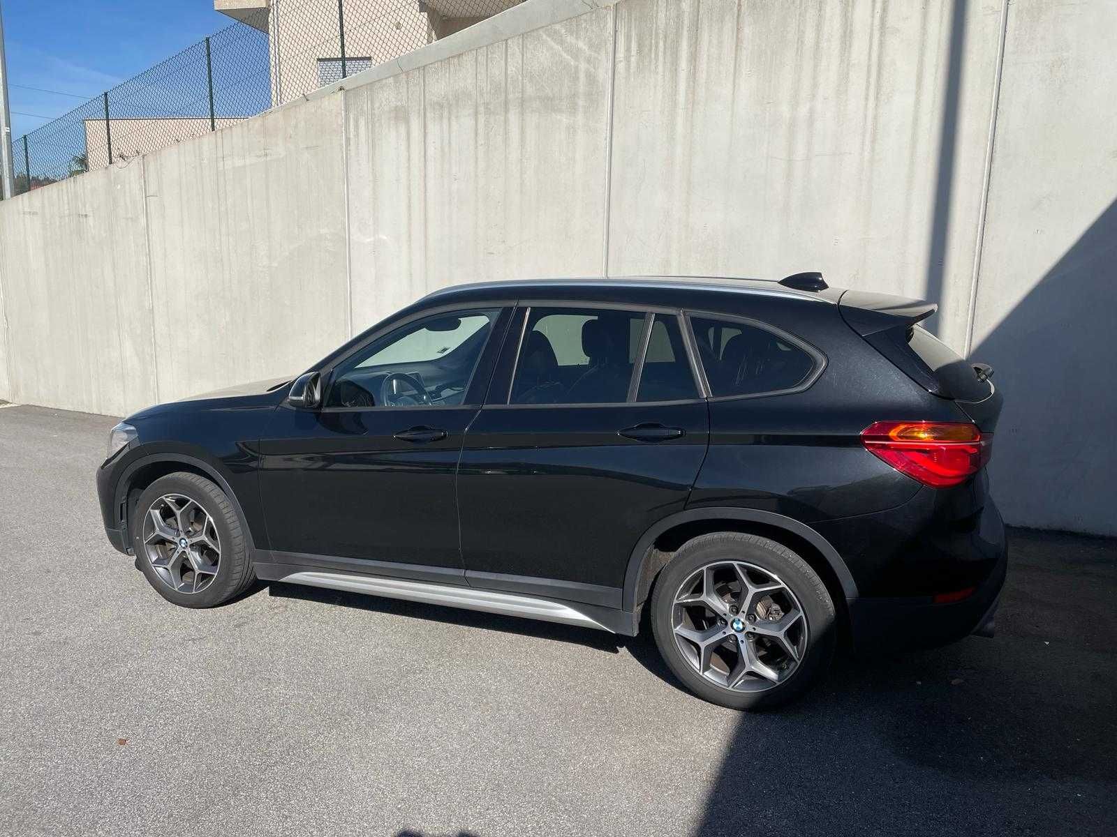 BMW X1 16D preto