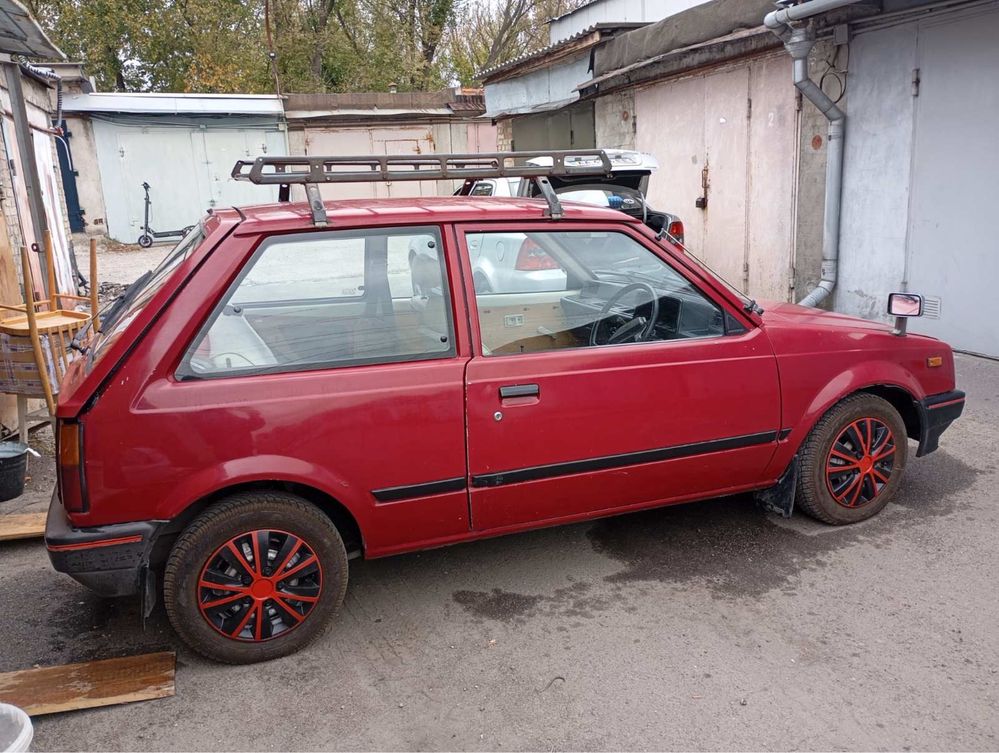 Продається супер-економний  автомобіль DAIHATSU CHARADE