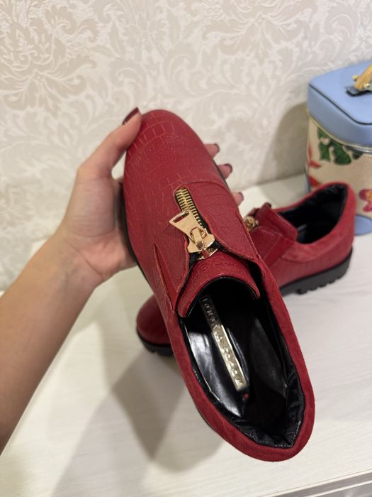 Кожані туфлі , лофери , 39 розмір, нові