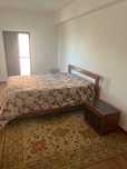 Quarto para arrendar.
