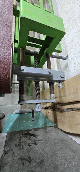 Szlifierka długotasmowa szerokotaśmowa