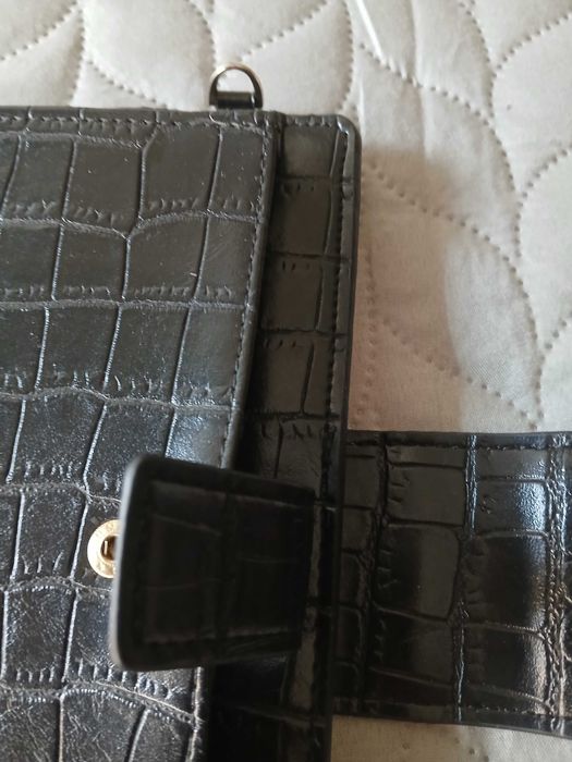 Porta moedas preto com espaço para fotos (está como novo)