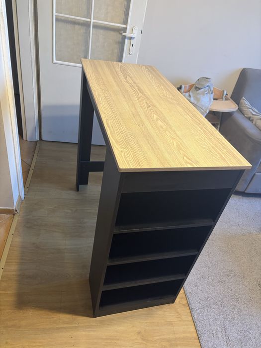 Czarny stół barowy