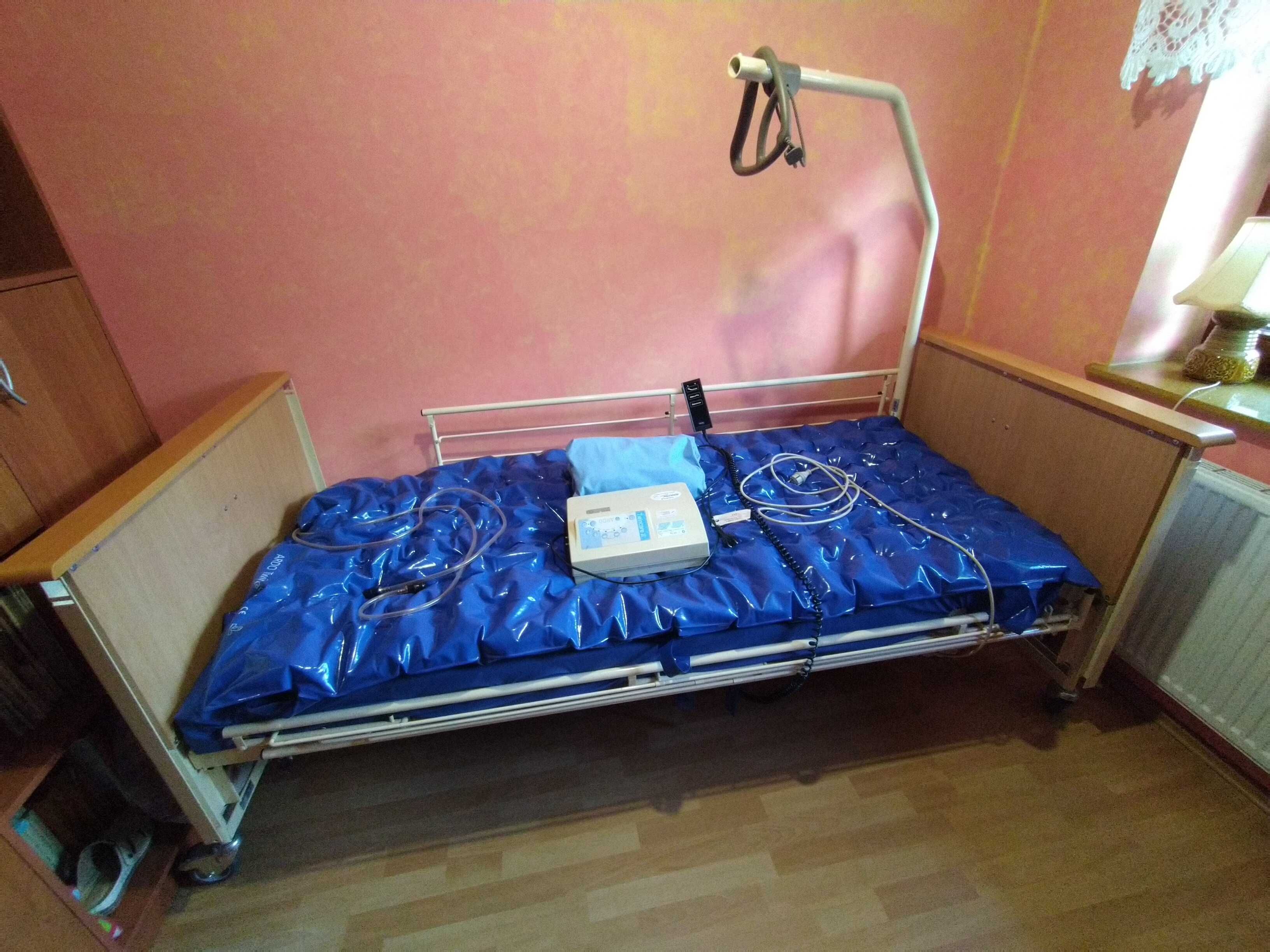 Łóżko Invacare rehabilitacyjne elektryczne z pilotem