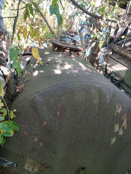 Продаж ця бочка на 1.8 т.