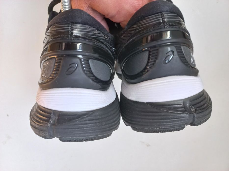 Кросівки бігові Asics Nimbus 21. 37,5р.стан чудовий,оригінал