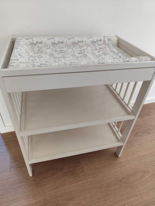 Trocador + muda fraldas ikea