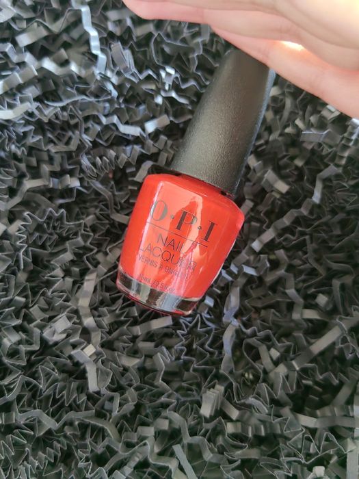 Opi lakier do paznokci czerwony